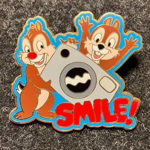 Disney Chip and Dale Smile Enamel Pin Cast Exclusive 2008 B2